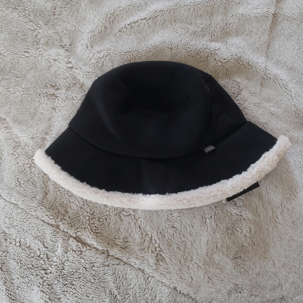 FRYE bucket hat
